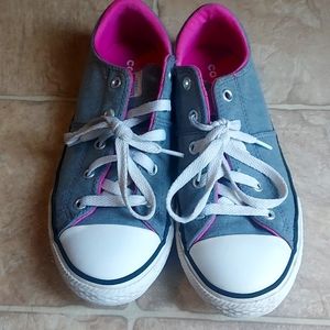 Girls Converse (Chuck Taylor) Sneakers